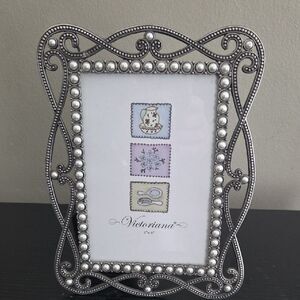 Elegant Silver Photo Frame with Pearl Accents
